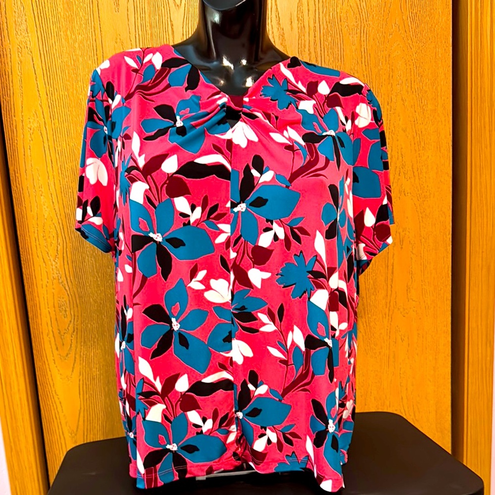 Liz Claiborne pink floral top